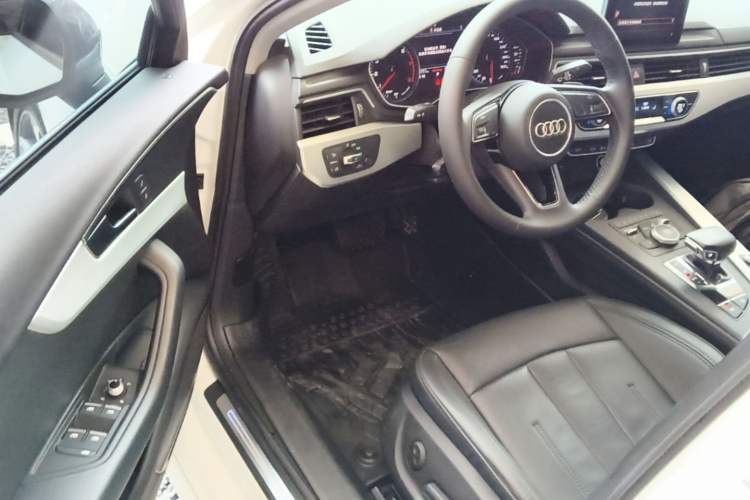 Used Audi A4L 2018 30th Anniversary Edition 40 TFSI Trendy Model Driver Seat