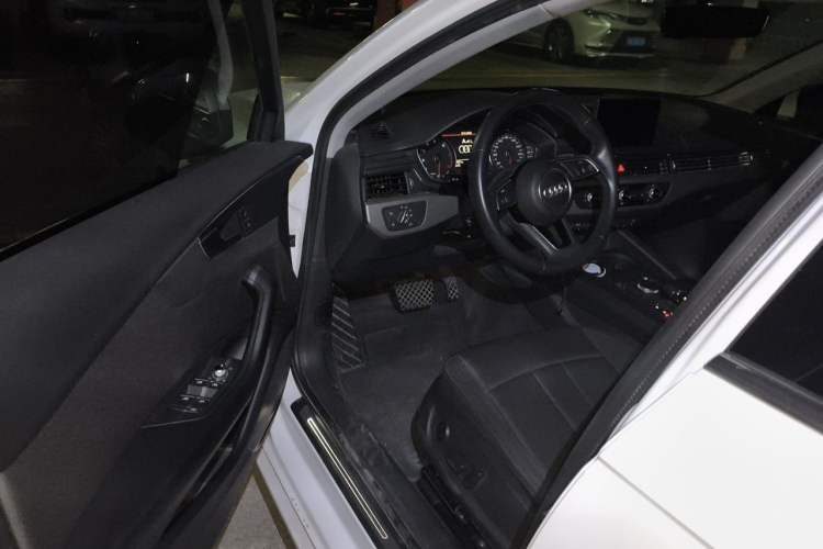 Used Audi A4L 2018 30th Anniversary Edition 40 TFSI Trendy Model Driver Seat