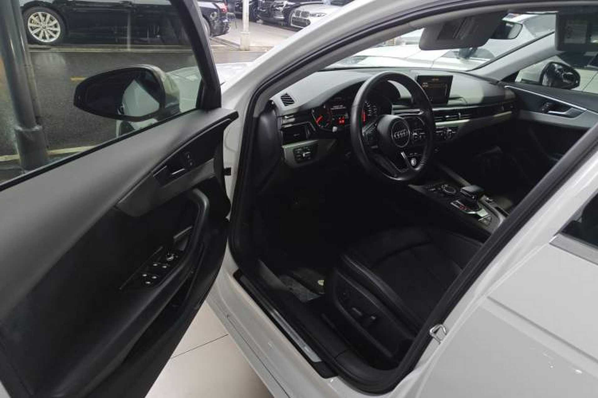 Used Audi A4L 2018 30th Anniversary Edition 30 TFSI Ambition Model Driver Seat