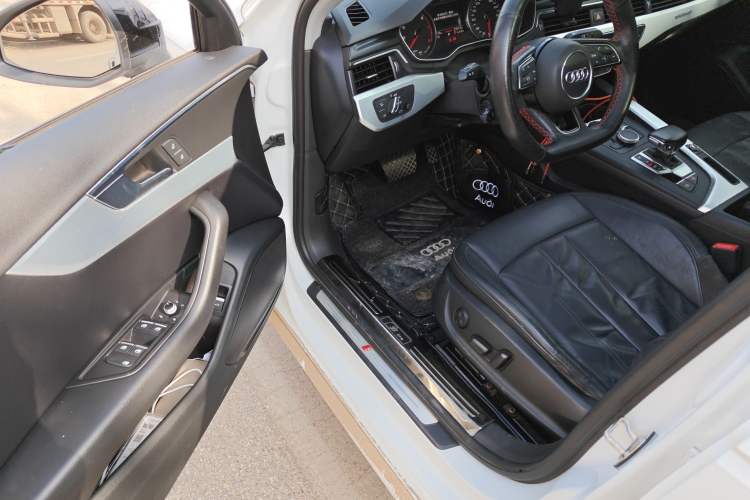 Used Audi A4L 2018 30th Anniversary Edition 45 TFSI quattro Individual Sport Edition Driver Seat