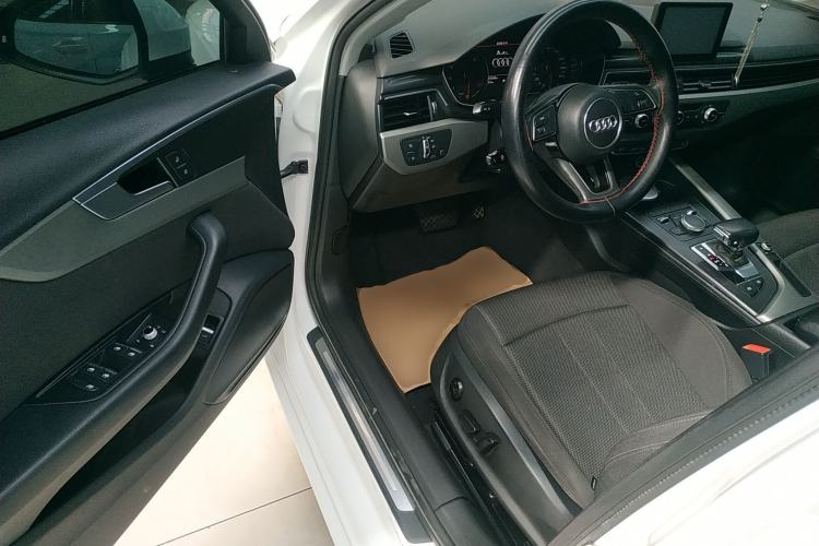 Used Audi A4L 2018 30th Anniversary Edition 40 TFSI Trendy Model Driver Seat