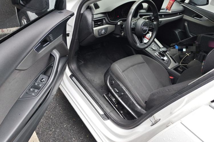 Used Audi A4L 2018 30th Anniversary Edition 40 TFSI Trendy Model Driver Seat