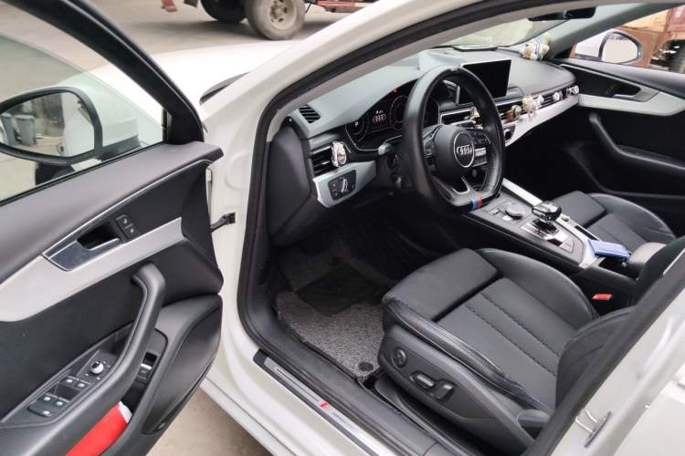 Used Audi A4L 2018 30th Anniversary Edition 40 TFSI Sport Edition Driver Seat