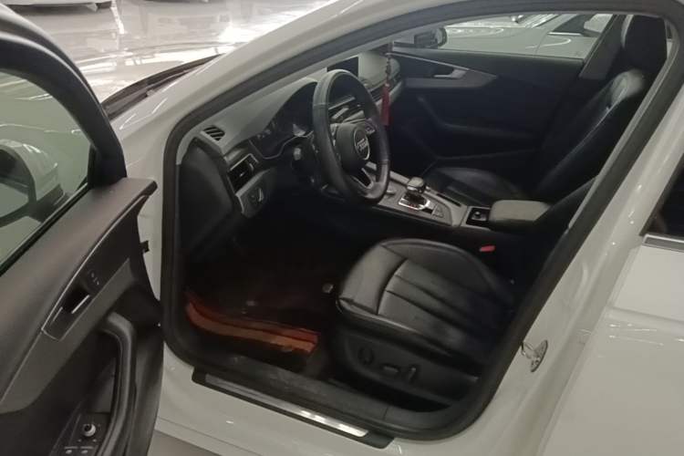 Used Audi A4L 2018 30th Anniversary Edition 40 TFSI Trendy Model Driver Seat