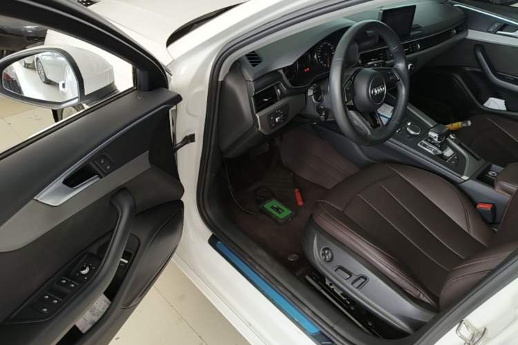 Used Audi A4L 2018 30th Anniversary Edition 40 TFSI Trendy Model Driver Seat
