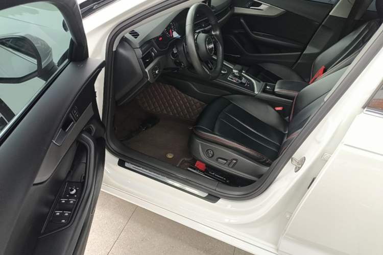 Used Audi A4L 2018 30th Anniversary Edition 40 TFSI Trendy Model Driver Seat