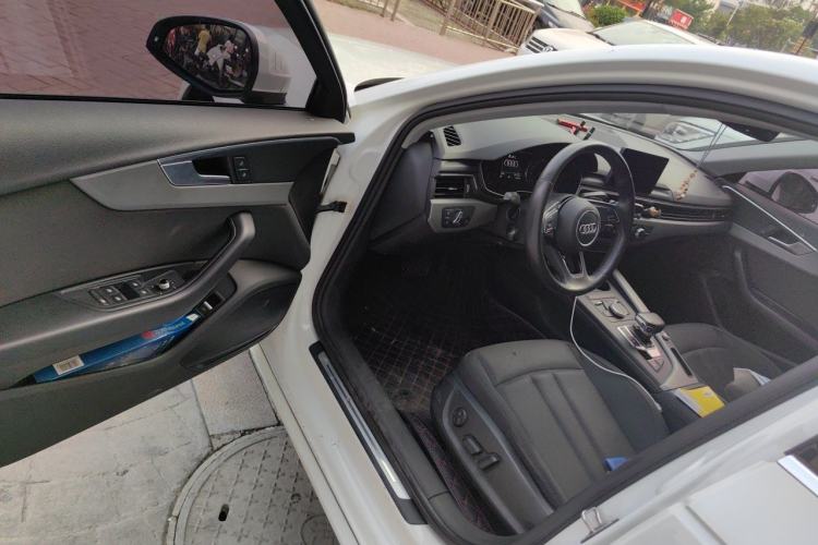 Used Audi A4L 2018 30th Anniversary Edition 40 TFSI Trendy Model Driver Seat