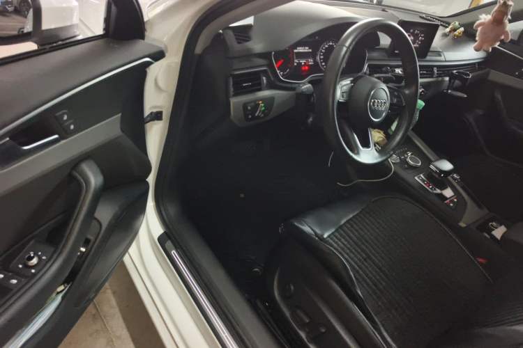 Used Audi A4L 2018 30th Anniversary Edition 40 TFSI Trendy Model Driver Seat
