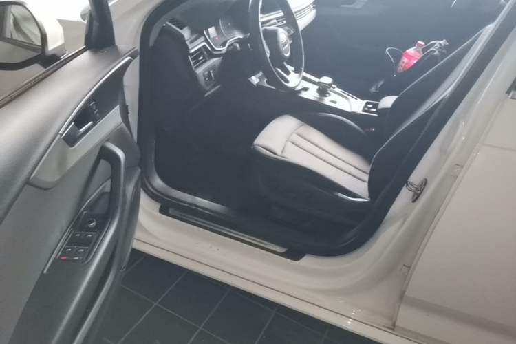Used Audi A4L 2018 30th Anniversary Edition 40 TFSI Trendy Model Driver Seat