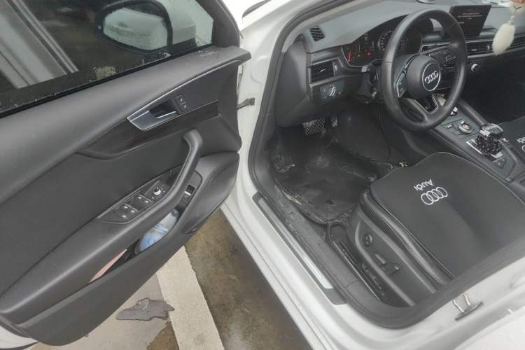 Used Audi A4L 2018 30th Anniversary Edition 30 TFSI Ambition Model Driver Seat