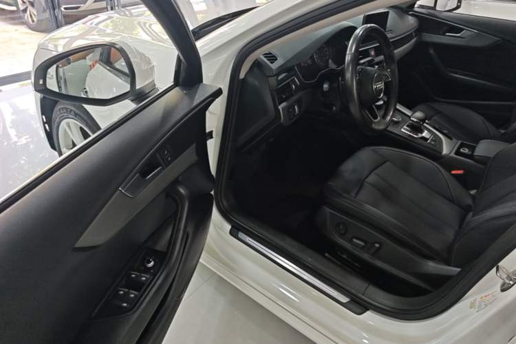 Used Audi A4L 2018 30th Anniversary Edition 40 TFSI Trendy Model Driver Seat