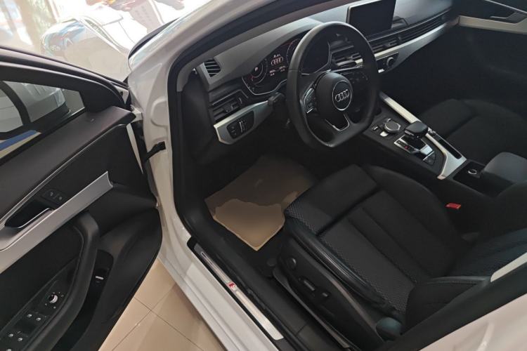Used Audi A4L 2018 30th Anniversary Edition 40 TFSI Sport Edition Driver Seat