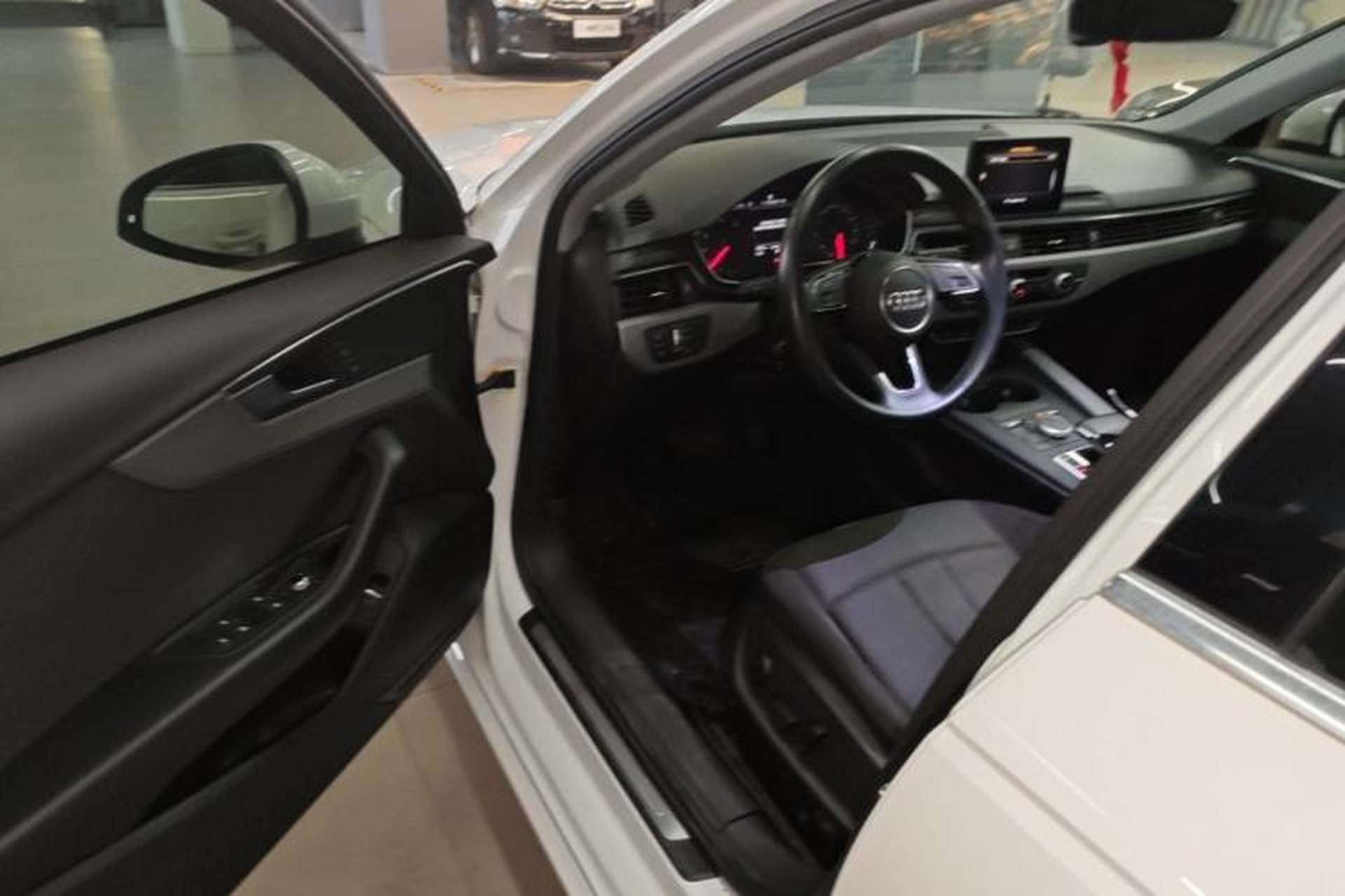 Used Audi A4L 2018 30th Anniversary Edition 40 TFSI Trendy Model Driver Seat