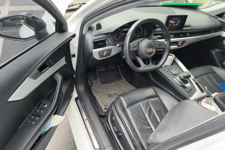 Used Audi A4L 2018 30th Anniversary Edition 45 TFSI quattro Individual Sport Edition Driver Seat