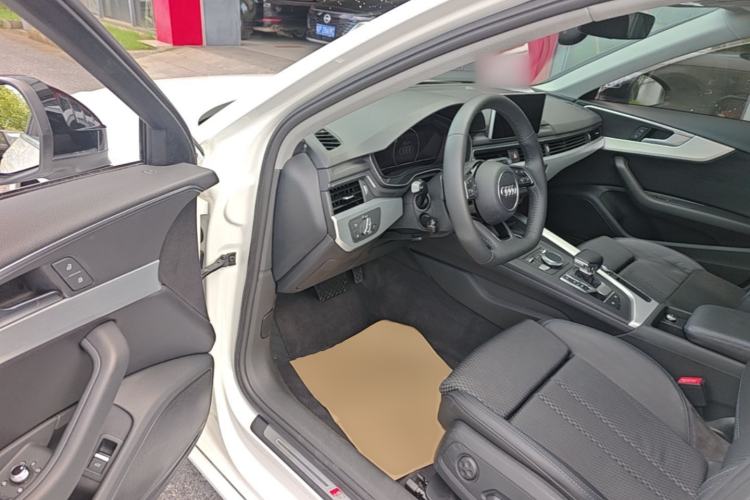 Used Audi A4L 2018 30th Anniversary Edition 40 TFSI Sport Edition Driver Seat