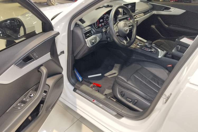 Used Audi A4L 2018 30th Anniversary Edition 40 TFSI Fashion Model Driver Seat