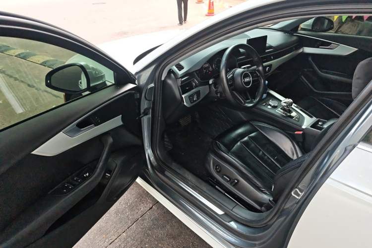 Used Audi A4L 2018 30th Anniversary Edition 40 TFSI Trendy Model Driver Seat