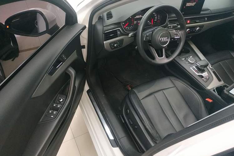 Used Audi A4L 2018 30th Anniversary Edition 40 TFSI Trendy Model Driver Seat