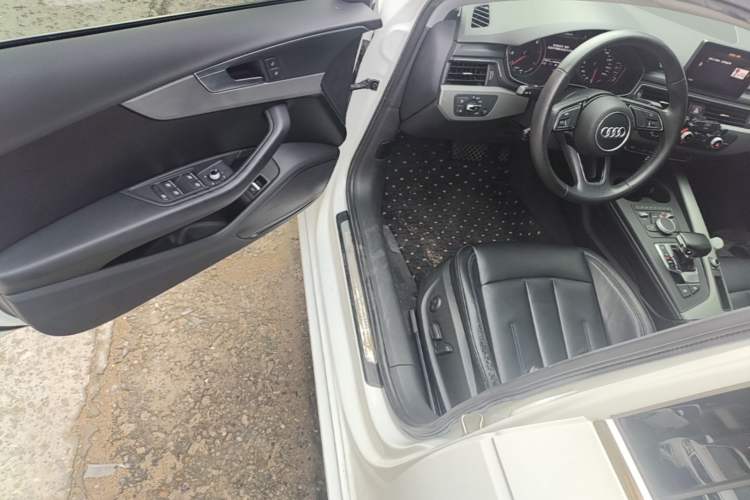 Used Audi A4L 2018 30th Anniversary Edition 40 TFSI Trendy Model Driver Seat