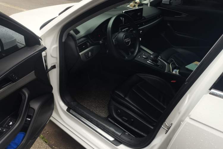 Used Audi A4L 2018 30th Anniversary Edition 40 TFSI Trendy Model Driver Seat