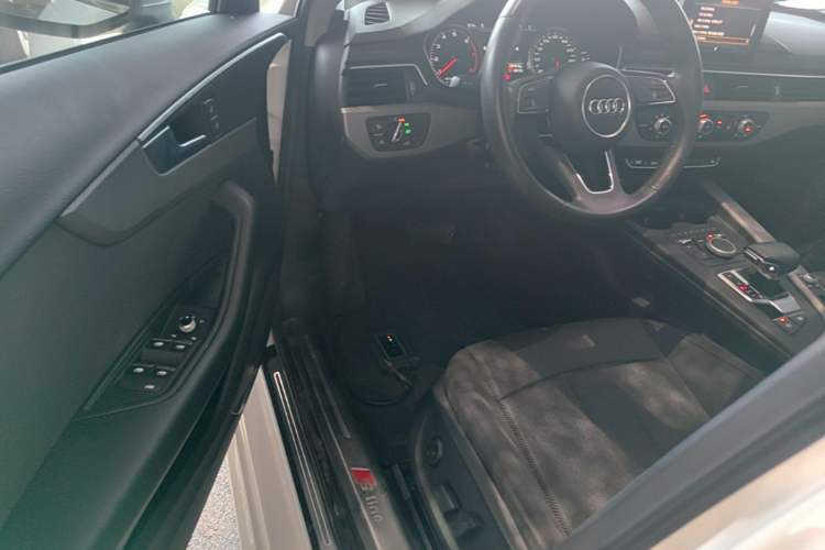 Used Audi A4L 2018 30th Anniversary Edition 40 TFSI Trendy Model Driver Seat