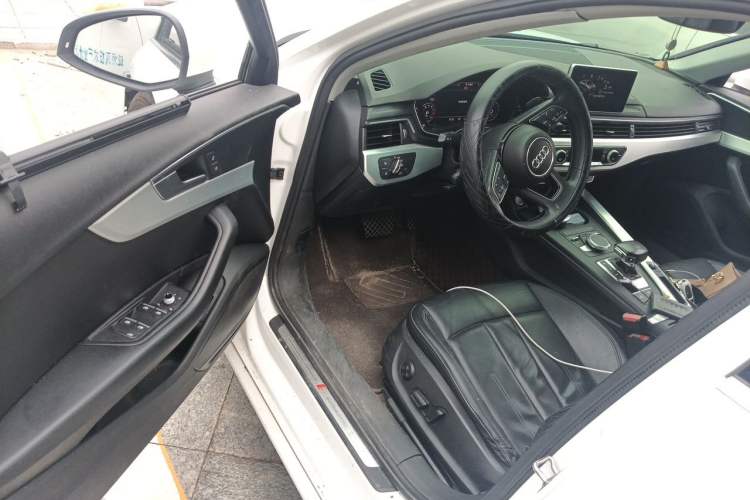 Used Audi A4L 2018 30th Anniversary Edition 40 TFSI Fashion Model Driver Seat