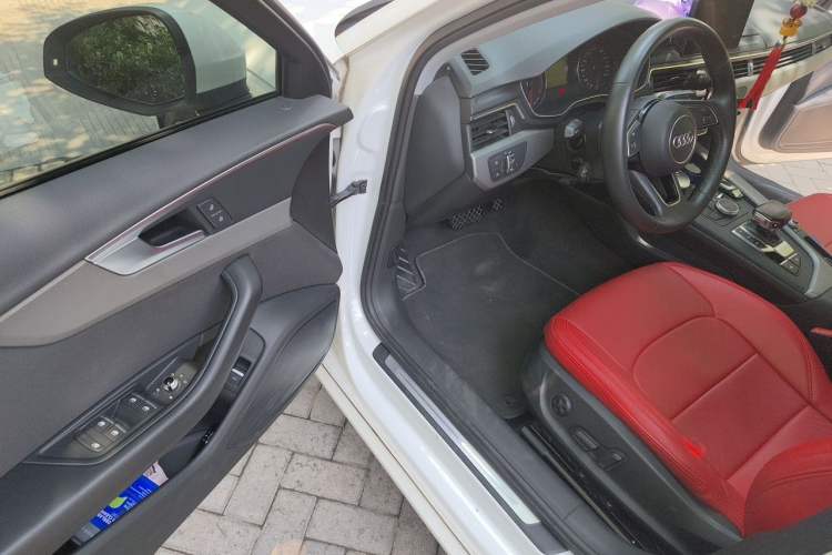 Used Audi A4L 2018 30th Anniversary Edition 40 TFSI Trendy Model Driver Seat