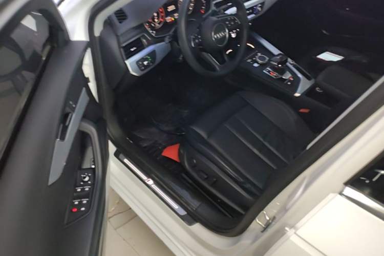 Used Audi A4L 2018 30th Anniversary Edition 40 TFSI Fashion Model Driver Seat