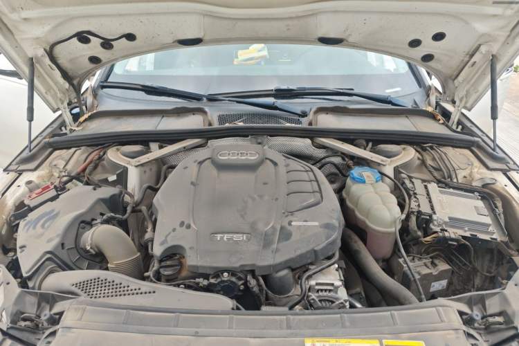 Used Audi A4L 2018 30th Anniversary Edition 40 TFSI Fashion Model Engine Bay