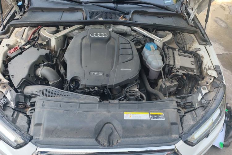 Used Audi A4L 2018 30th Anniversary Edition 40 TFSI Fashion Model Engine Bay