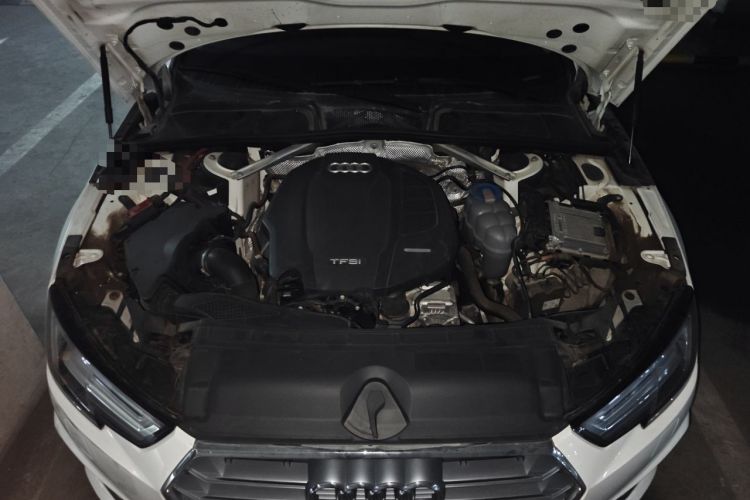 Used Audi A4L 2018 30th Anniversary Edition 40 TFSI Fashion Model Engine Bay