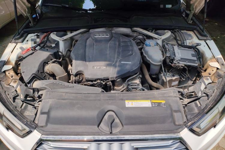 Used Audi A4L 2018 30th Anniversary Edition 40 TFSI Fashion Model Engine Bay