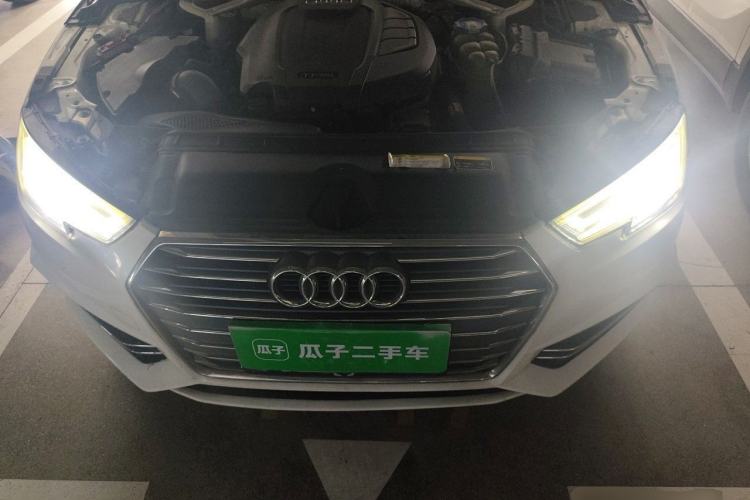 Used Audi A4L 2018 30th Anniversary Edition 40 TFSI Fashion Model Engine Bay