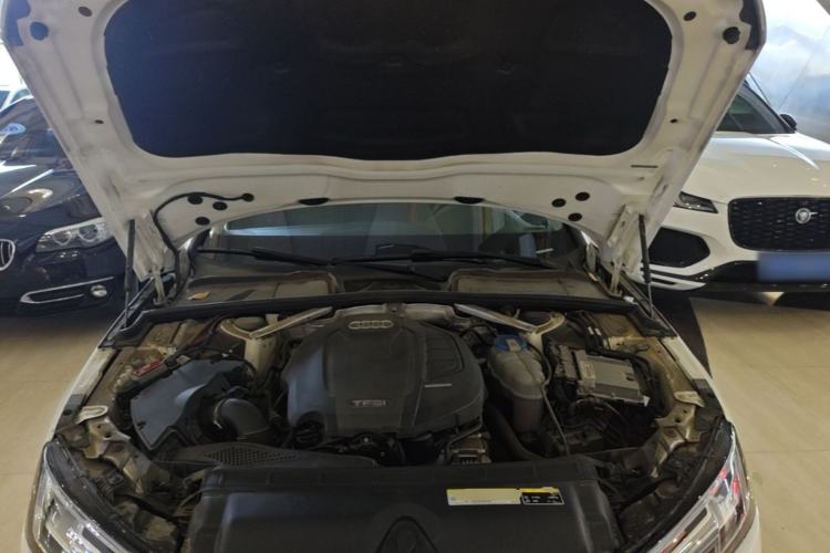 Used Audi A4L 2018 30th Anniversary Edition 40 TFSI Trendy Model Engine Bay