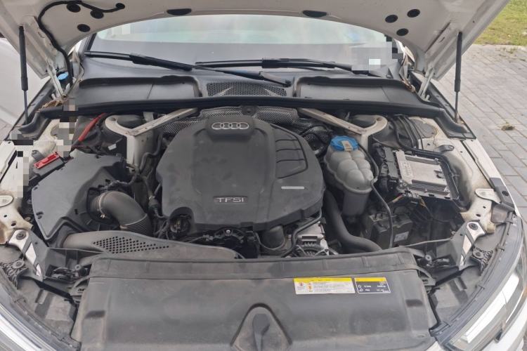 Used Audi A4L 2018 30th Anniversary Edition 40 TFSI Fashion Model Engine Bay