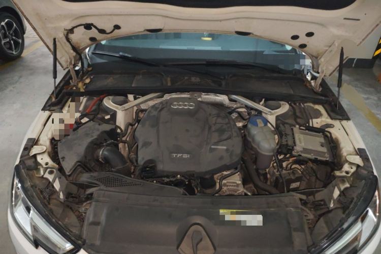 Used Audi A4L 2018 30th Anniversary Edition 40 TFSI Fashion Model Engine Bay