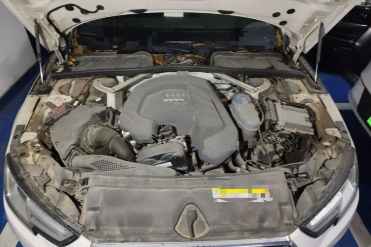 Used Audi A4L 2018 30th Anniversary Edition 30 TFSI Ambition Model Engine Bay