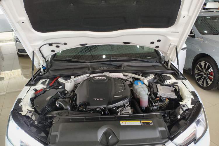 Used Audi A4L 2018 30th Anniversary Edition 40 TFSI Trendy Model Engine Bay