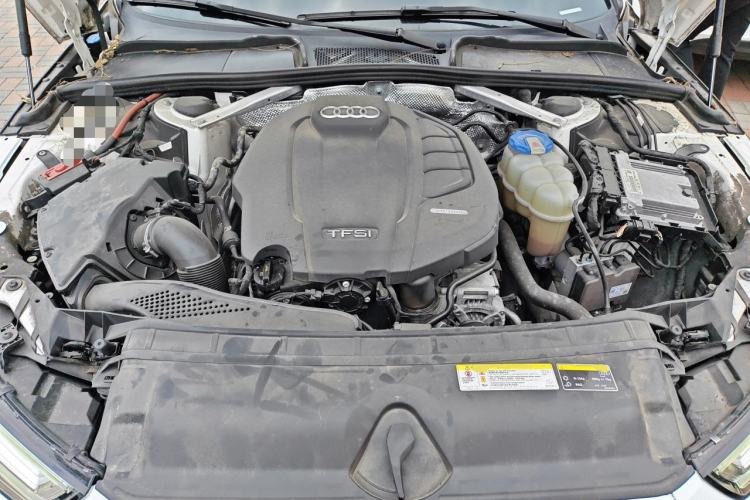 Used Audi A4L 2018 30th Anniversary Edition 40 TFSI Fashion Model Engine Bay