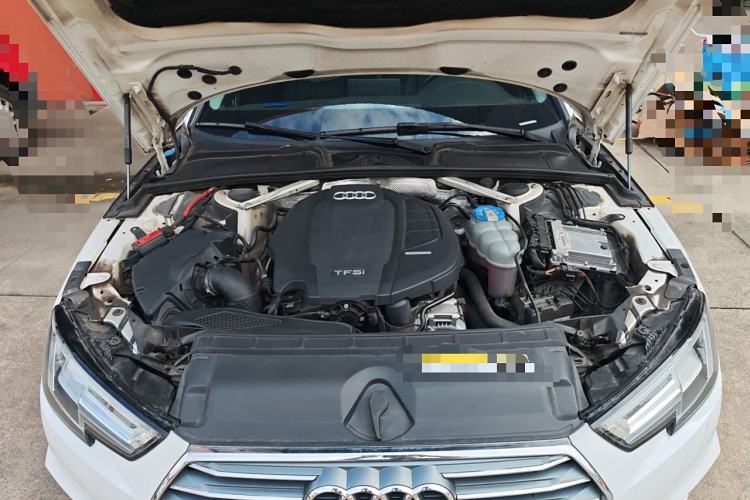 Used Audi A4L 2018 30th Anniversary Edition 40 TFSI Fashion Model Engine Bay