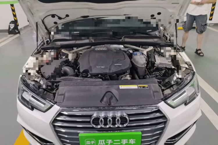Used Audi A4L 2018 30th Anniversary Edition 40 TFSI Fashion Model Engine Bay