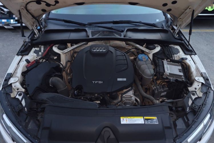Used Audi A4L 2018 30th Anniversary Edition 40 TFSI Fashion Model Engine Bay