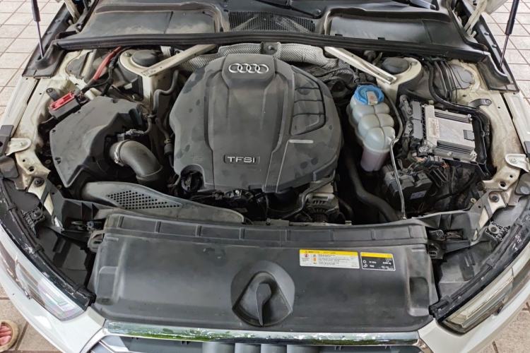 Used Audi A4L 2018 30th Anniversary Edition 40 TFSI Fashion Model Engine Bay