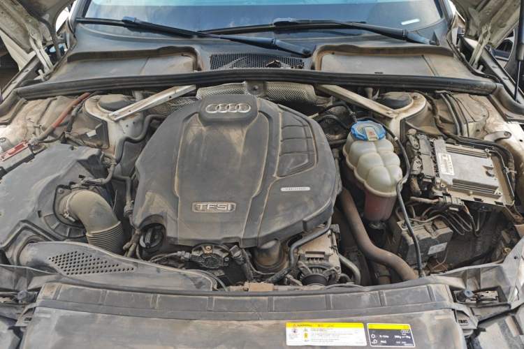 Used Audi A4L 2018 30th Anniversary Edition 40 TFSI Fashion Model Engine Bay