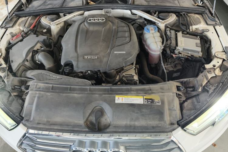 Used Audi A4L 2018 30th Anniversary Edition 40 TFSI Fashion Model Engine Bay