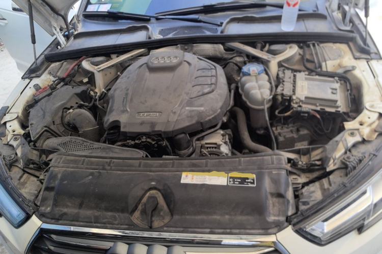 Used Audi A4L 2018 30th Anniversary Edition 40 TFSI Fashion Model Engine Bay