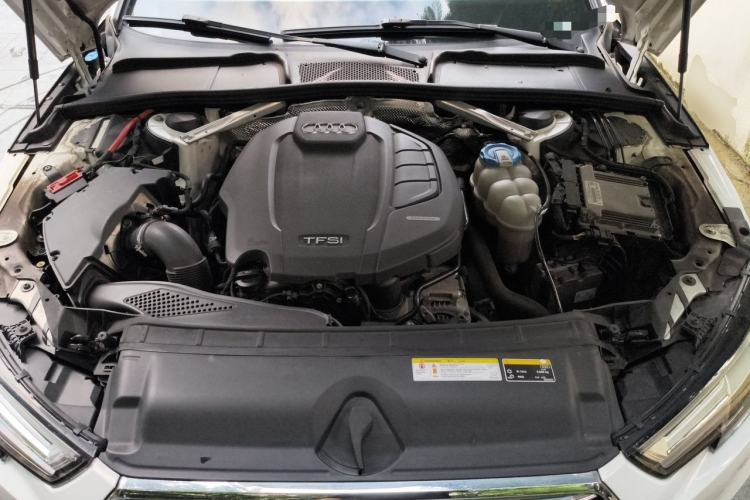 Used Audi A4L 2018 30th Anniversary Edition 40 TFSI Fashion Model Engine Bay