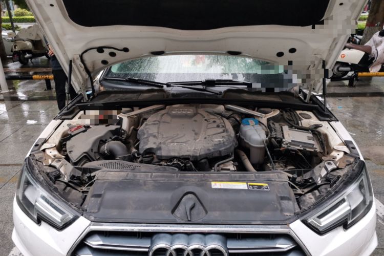 Used Audi A4L 2018 30th Anniversary Edition 40 TFSI Fashion Model Engine Bay