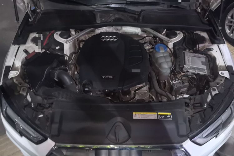 Used Audi A4L 2018 30th Anniversary Edition 40 TFSI Fashion Model Engine Bay