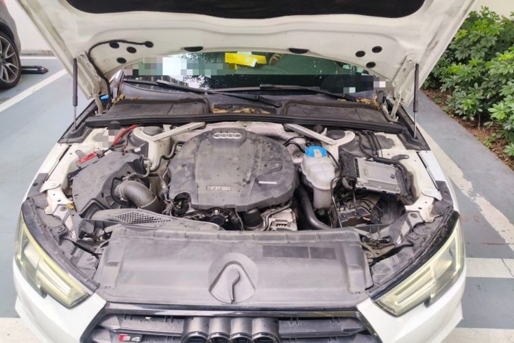 Used Audi A4L 2018 30th Anniversary Edition 40 TFSI Fashion Model Engine Bay